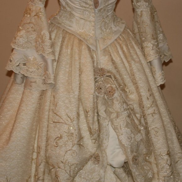 Stunning Gold/Ivory Ball Gown & Veil-Reduced $120! - Picture 10 of 16